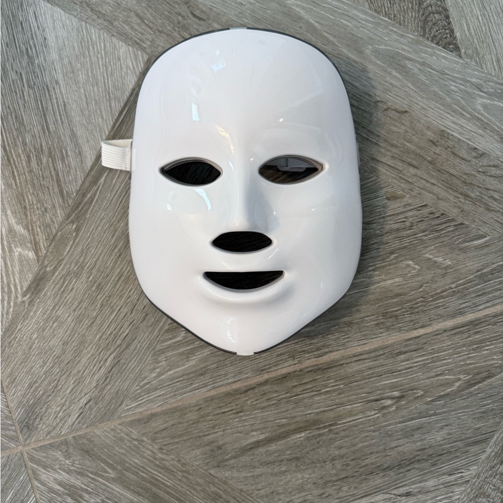 Our Skin Haven Red light Facial Mask